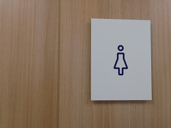 VISLUM se&ntilde;alizaci&oacute;n interior oficinas CONDIS
